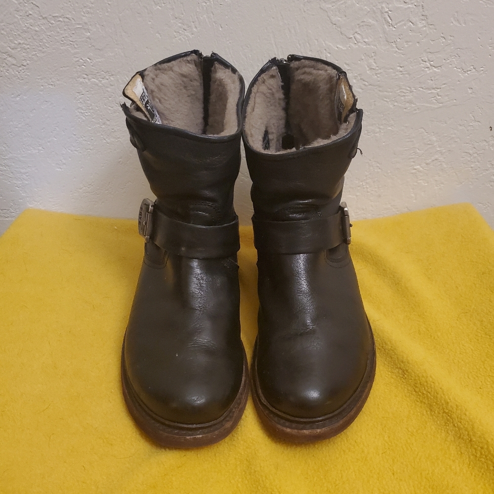 Frye Valerie Boots sz 7.5
